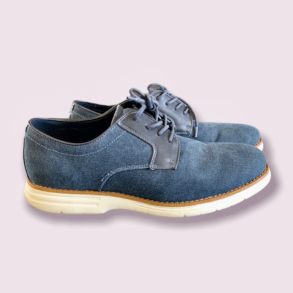 Mens Izod size 10 denim colored casual shoe